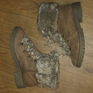Vintage America Brown Faux Fur Lace-Up Women's Boots